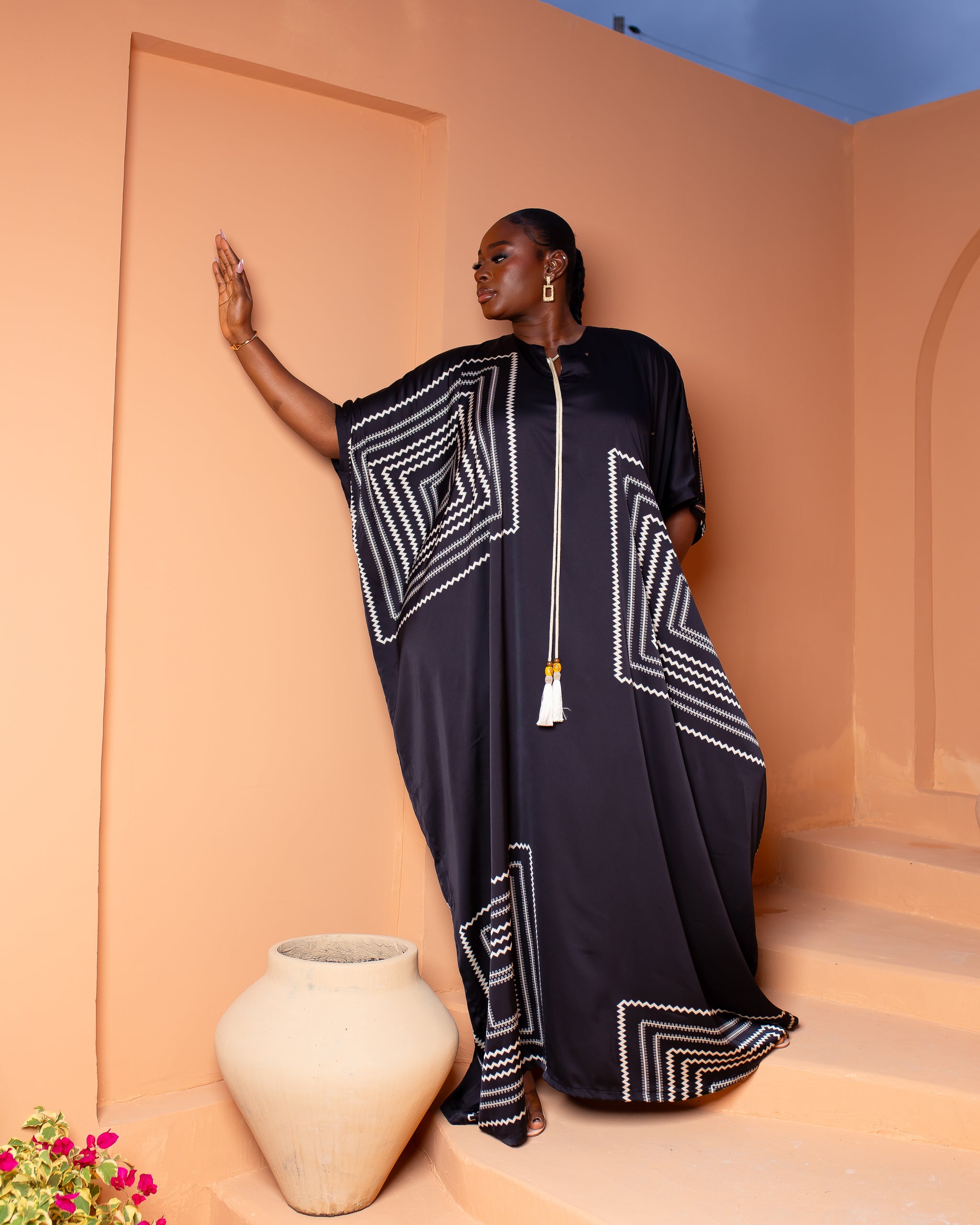 Tassle Silk Bubu ( Noir Geometry)