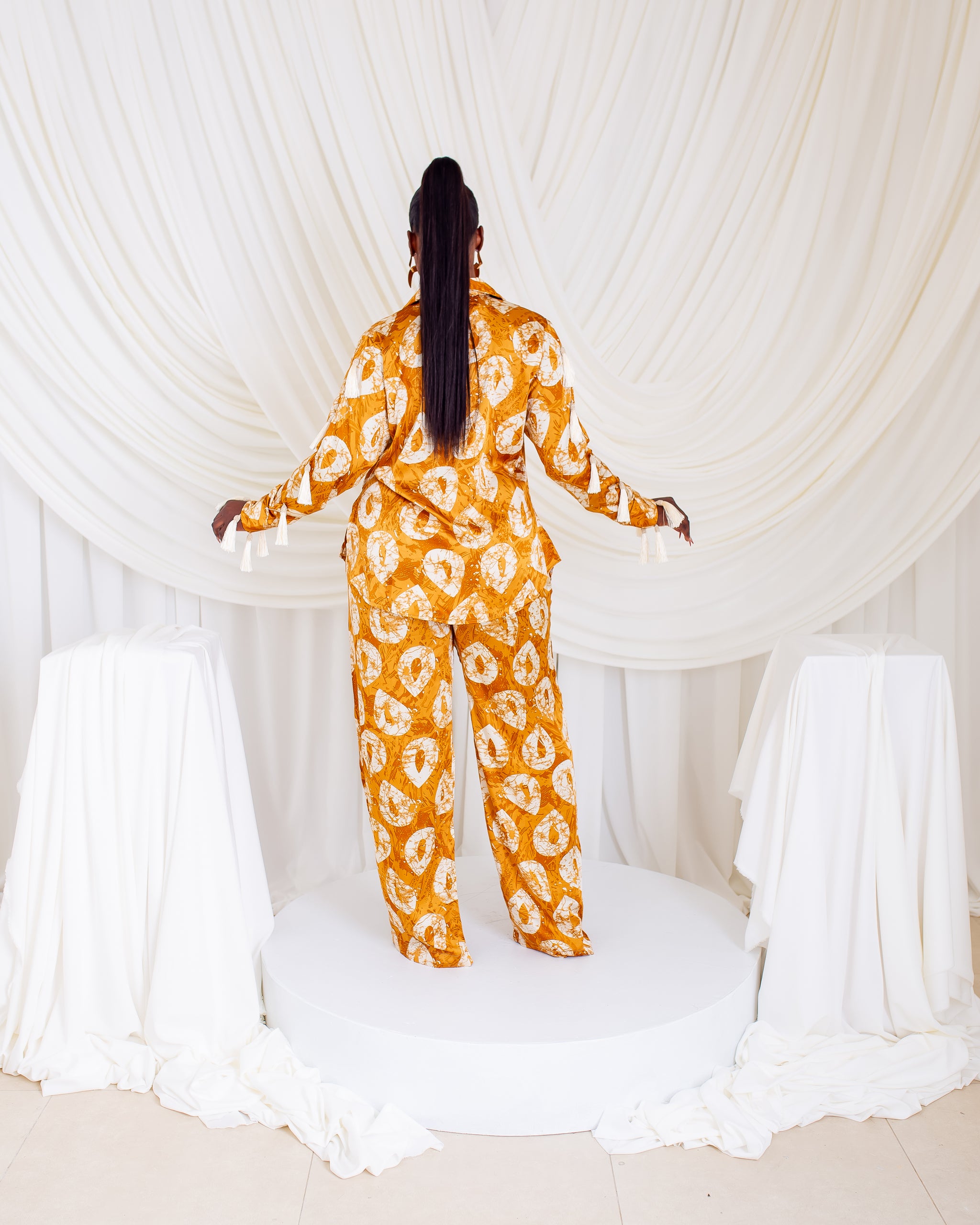 Tassle Silk Set (Yellow Bells)